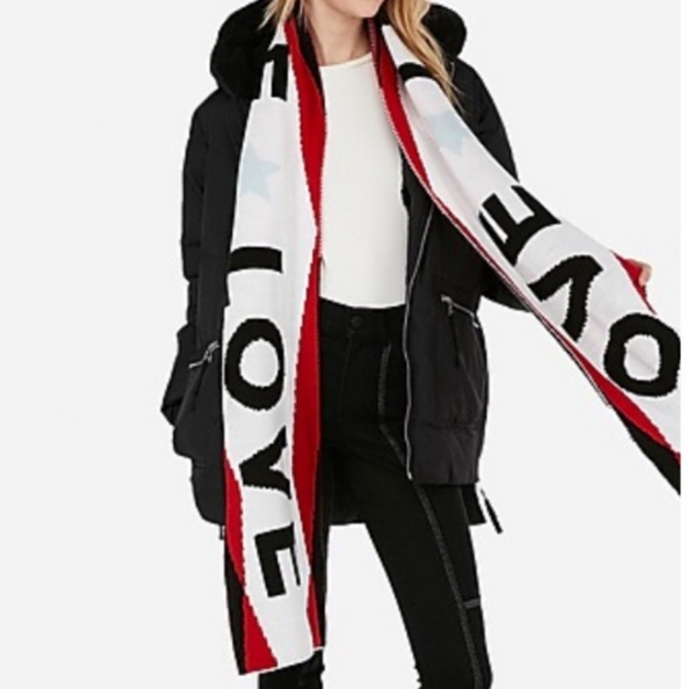 EXPRESS | "LOVE" Knit Scarf